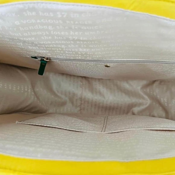 Barely used and it’s structured bag - Picture 2 of 3